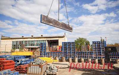 Резиденты СЭЗ из ЛНР инвестируют в свое развитие более 133 млрд рублей. Все больше инвесторов строительной и аграрной сфер проявляют интерес к свободной экономической зоне, отметил глава республики Леонид Пасечник