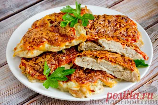 Рецепт: Запечённые отбивные из куриных голеней с помидорами и сыром на RussianFood.com