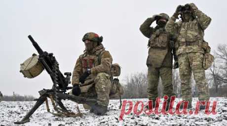 «Наши подразделения продвигаются вперёд»: Шойгу заявил о стратегической инициативе ВС РФ в зоне СВО. Российские военнослужащие сохраняют стратегическую инициативу на всей линии боевого соприкосновения после провала контрнаступления ВСУ, заявил Сергей Шойгу. По словам министра обороны РФ, группировки российских войск двигаются вперёд, расширяя зоны контроля и улучшая своё положение по переднему краю. Шойгу отметил, что за январь ВСУ потеряли 23 тыс. человек убитыми и ранеными, а также более 3…