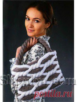 Бело-серая сумка с косами, вязаная спицами — Шпуля - сайт о вязании