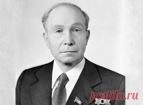 Как Василий Кузнецов три раза занимал пост генсека СССР