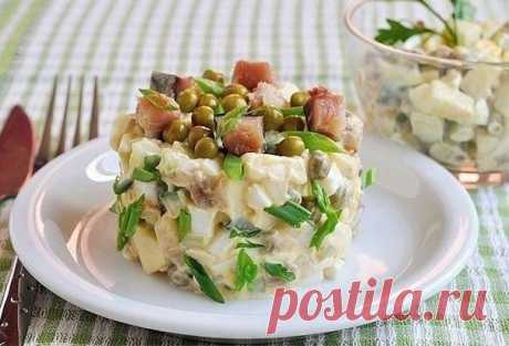 Оригинальный салат с копченой скумбрией для друзей!