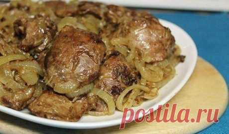 Новости
Куриная печень с луком

Это вкусное и полезное блюдо, богатое фолиевой кислотой, которая поддерживает кровяную и иммунную системы.

Ингредиенты:
- 500 гр куриной печени
- 2 лука репчатого
- 4 ст. ложки масла подсолнечного или оливкового
- 2 ст. ложки муки