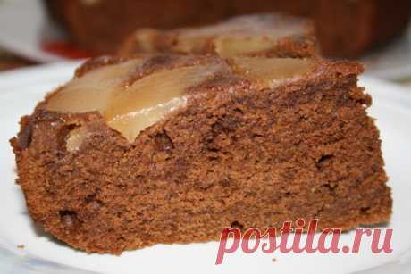 Кофейно-шоколадный пирог с яблоками

 Ингредиенты

1,5 ст. муки,
2 ч.л. разрыхлителя,
100 гр. шоколада,
1 ч.л. растворимого кофе,
150 гр. сливочного масла,
2/3 ст. + 3 ч.л. сахара,
0,5 ч.л. соли,
1 яйцо,
0,5 ст. молока,
ванилин,
яблоки