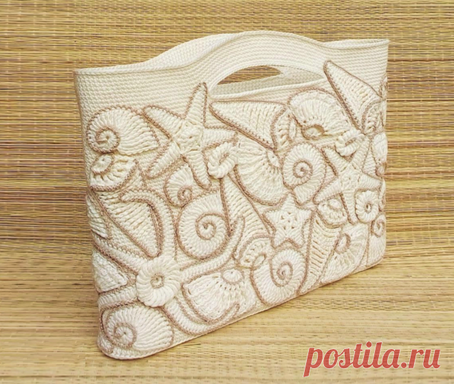 Эффектная сумка, декорированная морскими звездами и раковинами.