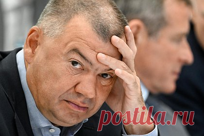 Стал известен новый хозяин дачи Пригожина в Геленджике. Новым хозяином усадьбы Пригожиных в Геленджике стал бывший глава «Трансмашхолдинга» Андрей Бокарев. Право аренды на земли, где стоит поместье, оформлено на фирму «Турстатус». Ее учредителем стала АО «Усадьба "Марьина Роща"». Судя по данным на май 2022 года, 40 процентов акций компании принадлежали Бокареву.