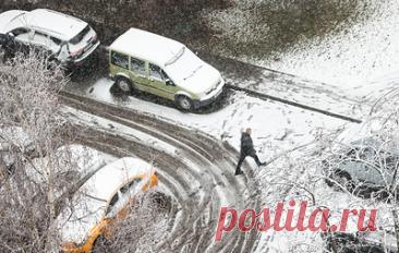 Парковки у социальных объектов призвали сделать бесплатными на Новый год. Также в новогодние праздники следует включить в число объектов с бесплатными парковками места отдыха детей, считает председатель партии "Справедливая Россия" Сергей Миронов