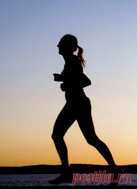 10 правил бега для похудения. Бег - это классическая аэробная нагрузка, которая заставляет работать все мышцы тела и тратить калории наиболее эффективным образом