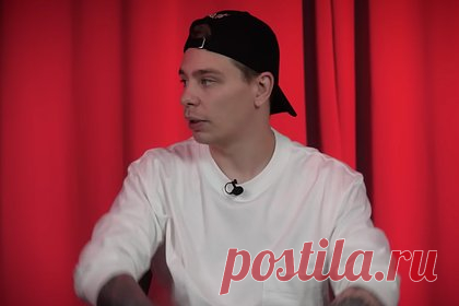 Популярный российский комик дал мужчинам совет по поводу секса. Популярный российский комик Сергей Орлов дал мужчинам совет по поводу секса. Он попросил не сразу переходить к пенетрации. «Если вы с женщиной занимаетесь сексом, не надо стараться первостепенно вставить пенис и радоваться тому, что он у вас есть», — высказался Орлов, порекомендовав уделить внимание ласкам и поцелуям.