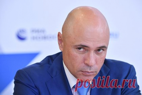 В российском регионе отменили воздушную опасность. В Липецкой области отменена воздушная опасность. Об этом сообщил губернатор региона Игорь Артамонов. «Отбой воздушной опасности. Сейчас будет дан сигнал с помощью систем оповещения», — написал он. Утром 13 марта губернатор сообщил о возможных прилетах БПЛА в районе Липецка и Липецкого района.
