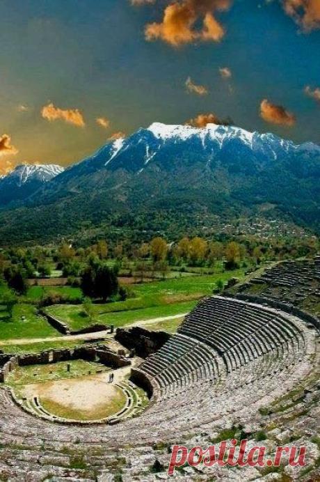 The ancient theater of Dodona in Epirus, Greece  |  Pinterest: инструмент для поиска и хранения интересных идей