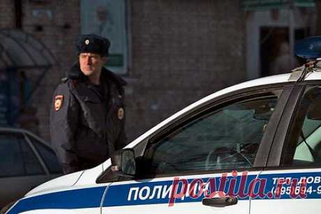 Мужчина напал на фиксировавшего нарушения ПДД инспектора в Москве. В Москве правоохранители ведут поиск мужчины, который избил фиксировавшего нарушения ПДД инспектора Администратора московского парковочного пространства. По данным следствия, днем 25 января на Ленинском проспекте прохожий подошел к инспектору, который фотографировал автомобиль «ГАЗель».