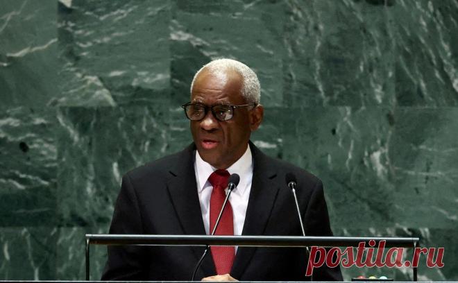 Лидер Гаити призвал Францию возместить ущерб от выкупа за независимость. Гаити, получив независимость, пришлось заплатить Франции «выкуп», чтобы сохранить свой суверенитет. Страна в итоге попала в «порочный круг обнищания», рассказал ее лидер и счел нужным возместить причиненный ей ущерб