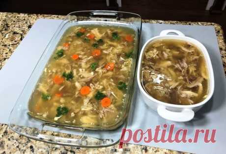 Вкусный и полезный холодец из куриного мяса Вкусный и полезный холодец можно сварить не только из свинины, но и из куриного и