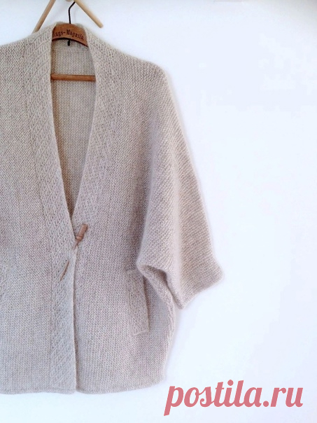 Кардиган-кимоно Birch от дизайнера Helga Isager.

Кардиган вяжется от правого рукава к левому, модель свободного кроя