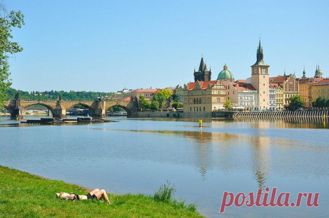 Prague : From Střelecký island / Sunbathing on the grass | Flickr - Photo Sharing!