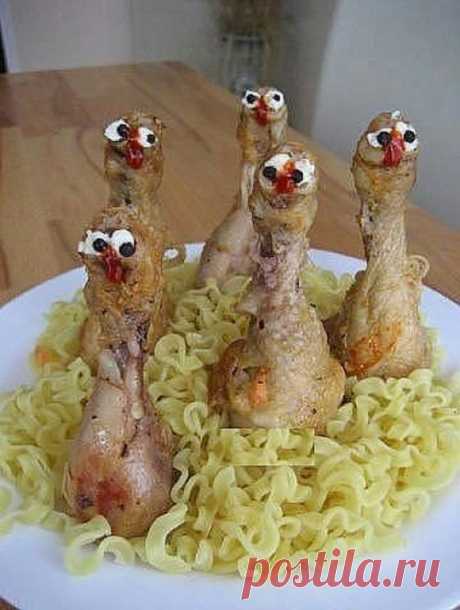 Куриные голени и макароны
