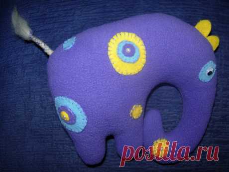 Забавный слоник