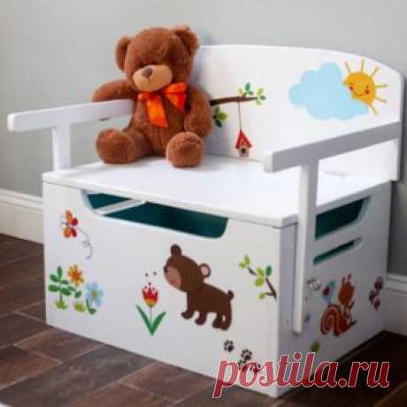 3 в 1 детская скамья+стол+ сундук для игрушек Я думаю, те у кого есть маленькие дети по достоинству оценят это изделие. Мастер применил творческий подход и решил сделать многофункциональную вещь, 3 в 1. Как видно на фотографиях изделие можно использовать, как скамейку, стол и сундук для хранения игрушек, а интересные рисунки обязательно