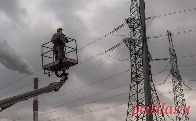 Часть Сумского района осталась без света после повреждения энергообъектов. В Сумской области получили повреждения объекты энергетики, часть жителей Сумского района осталась без света, сообщил глава областной военной администрации Олег Григоров в своем телеграм-канале.