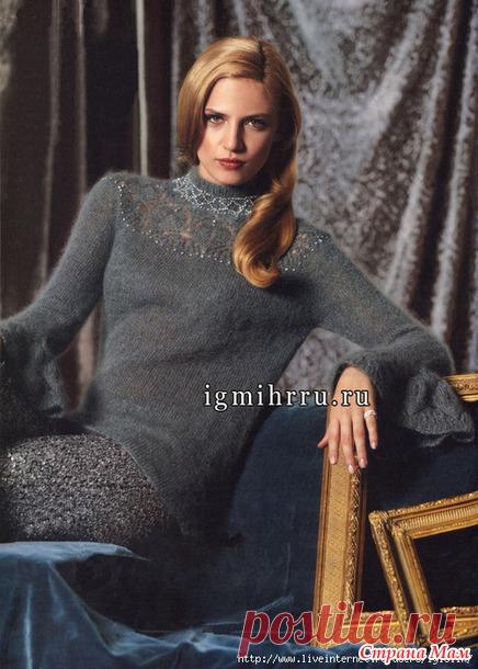 Вязание спицами. Элегантный серый пуловер с нарядной круглой кокеткой.