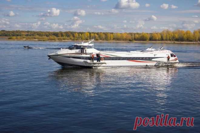 Полет над водой. Скоростные суда связали Татарстан и Удмуртию. На пристани удмуртского Сарапула теперь будут швартоваться «Метеоры» — суда на подводных крыльях из Татарстана.