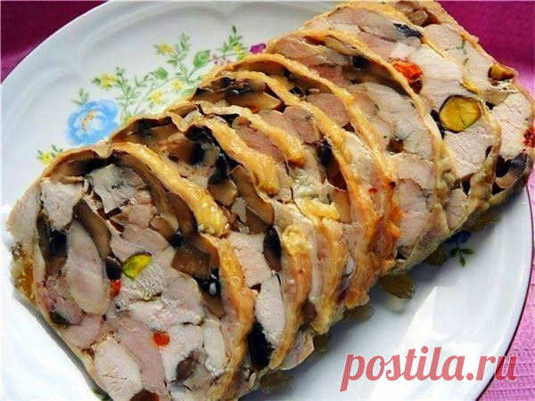 Лучшие кулинарные рецепты: Куриный рулет «Праздничный»