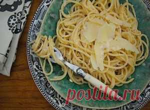 Спагетти с сыром и яйцом