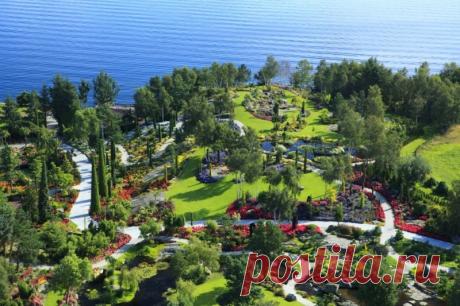 Удивительный тропический сад в Норвегии Flor og fjære - небольшой тропический сад экзотических растений на острове недалеко от города Ставангер в Норвегии. Учитывая широту, а он намного севернее Москвы, этот сад удивляет!Сад был открыт в 1995 году. Сад молодой, многие экзотические растения высажены относительно недавно...