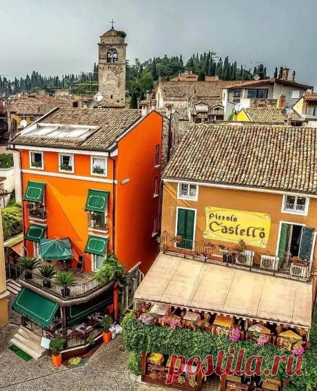 Сирмионе, Италия