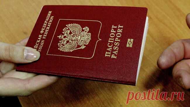 Юрист объяснила, нужно ли менять загранпаспорт подросшему ребенку