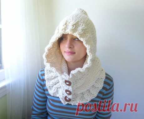 Cream Hoodie. Chunky Handknit. Hooded Scarf. Cozy. от KerreraSkye