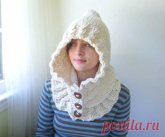 Cream Hoodie. Chunky Handknit. Hooded Scarf. Cozy. от KerreraSkye