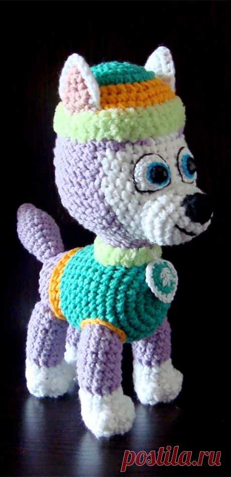 PDF Эверест крючком. FREE crochet pattern; Аmigurumi animal patterns. Амигуруми схемы и описания на русском. Вязаные игрушки и поделки своими руками #amimore - Собака, пёс, собачка, щенок из детского мультфильма Щенячий патруль, пёсик.
