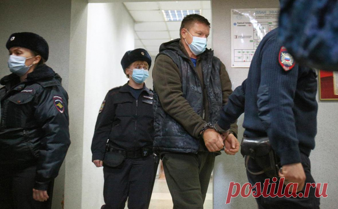 На Урале отпустили на спецоперацию обвиняемого во взятках десантника. Верх-Исетский районный суд Екатеринбурга до 25 сентября отложил рассмотрение уголовного дела о коррупции в отношении главы свердловского отделения Союза десантников Евгения Тетерина в связи с его отправкой в зону специальной военной операции.