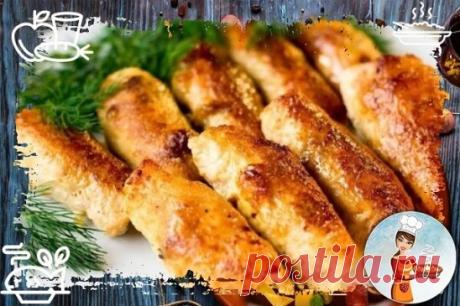 Мясные рулетики с грибами 
     
Ингредиенты:
Свинина без кости - 700 г
Шампиньоны - 300 г
Лук репчатый - 1 шт.
Чеснок - 1 зубчик
Яйца - 1 шт.
Панировочные сухари - 100 г
Мука - 100 г
Соль, перец - по вкусу
Масло растительное
Приготовление:
1. Лук нарезать мелкими кубиками. Грибы нарезать пластинками. Чеснок измельчить ножом.
2. Обжарить грибы с луком и чесноком на растительном масле 5-7 минут.
3. Свинину нарезать тонкими пластами и хорошо отбить молоточком. Мясо должно стать тонким. Мя