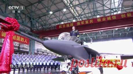 Учебно-боевой самолет Hongdu L-15B (Китай) Китайская авиационная промышленность вновь продемонстрировала свои успехи. Несколько дней назад состоялась торжественная церемония выкатки из сборочного цеха первого опытного образца перспективного са…