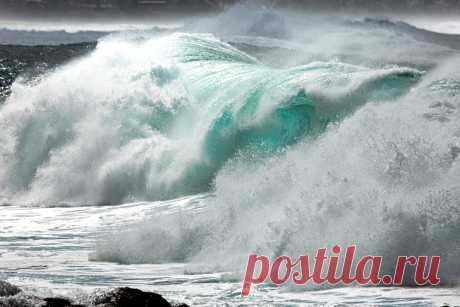 Power of the Wave by Keith D / 500px