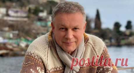 «Маленький гардемарин в панамке»: Сергей Жигунов показал детскую фотографию с мамой . Милая Я