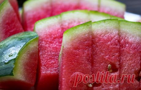 Изумительный вкус: простейший рецепт обалденного соленого арбуза — всего 10 минут