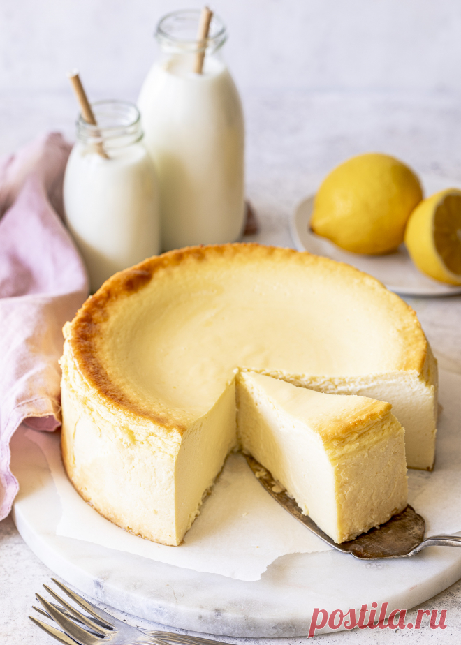 Saftiger Käsekuchen ohne Boden. Eins der beliebtesten Käsekuchen Rezepte auf meinem Blog mit Quark und Puddingpulver. Super einfach zu machen.