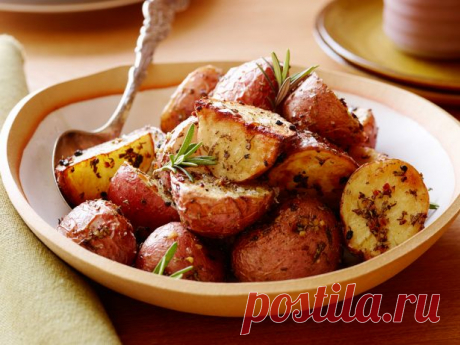 Картофель, запеченный с розмарином