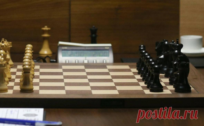Восьмилетний российский шахматист выиграл еще две партии на ЧМ по рапиду. Роман Шогджиев в 11 турах чемпионата мира в Самарканде одержал четыре победы и дважды сыграл вничью. Глава FIDE Аркадий Дворкович назвал его изюминкой турнира