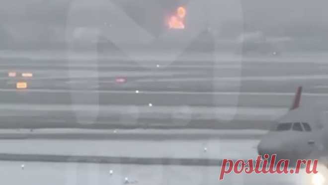 Стала известна причина пожара на АЗС возле аэропорта Шереметьево. Разгерметизация емкости с пропаном стала причиной пожара на АЗС в подмосковных Химках возле аэропорта Шереметьево. Об этом сообщает РИА Новости со ссылкой на представителя экстренных служб. По его данным, в результате возгорания ...