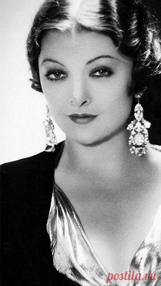 Мирна Лой (Myrna Loy)
- 2 августа, 1905 • 14 декабря 1993