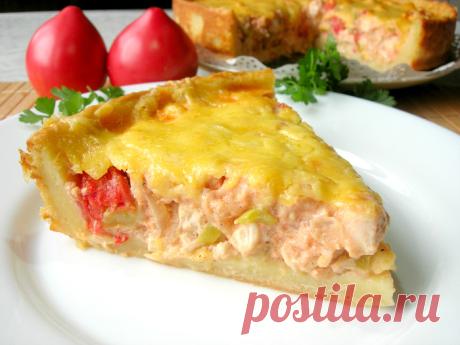 Картофельный пирог – рецепт полный восторг! Нежное тесто и много-много сочной начинки! Этот картофельный пирог получается невероятно нежным и сочным. Картофельное тесто очень мягкое и нежное идеально сочетается с большим количеством сочной начинки из овощей и куриного филе. Такой пирог станет отличным обедом для всей семьи, а также сможет достойно дополнить праздничное...