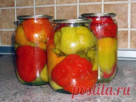 Рецепты вкусного консервированного и маринованного перца на зиму в банках с медом, томатом, луком, чесноком, с растительным маслом, без стерилизации. Как замариновать на зиму перцы целиком, фаршированные овощами, капустой?
