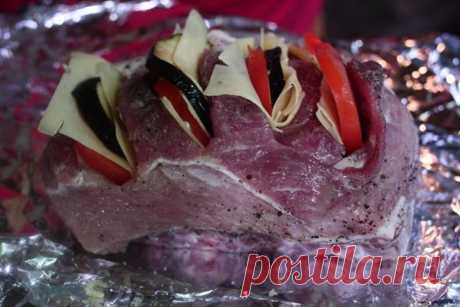 Сегодня мясо по-пармски - оригинальное, яркое и простое блюдо, настоящий УЖИН на всю семью