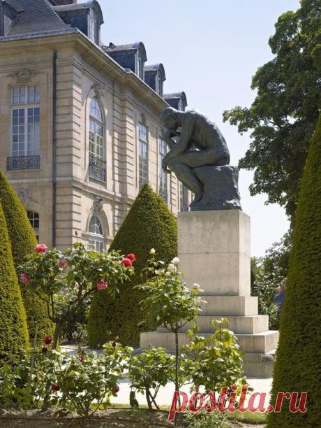Le Penseur, devant l'hôtel Biron, au musée Rodin
