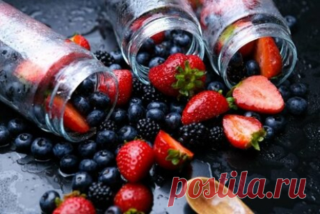 Компот из ежевики, клубники и черники на зиму